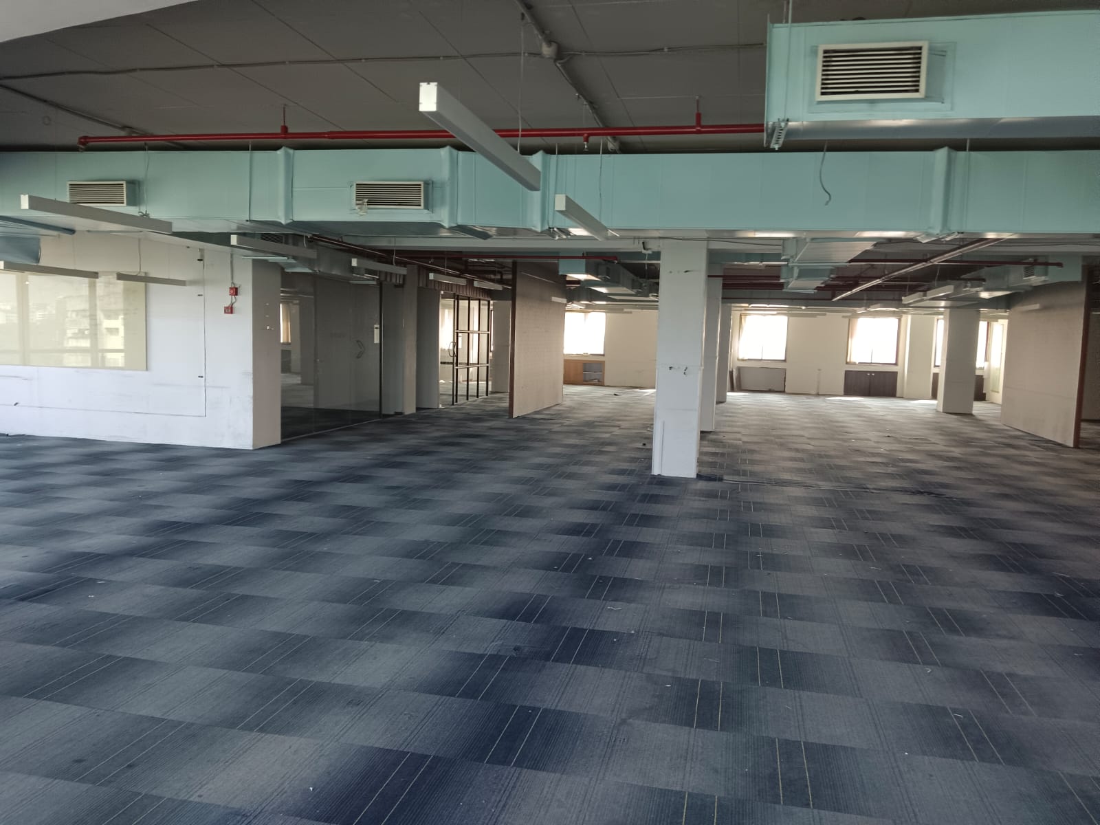 Showroom For Rent in Goregaon East