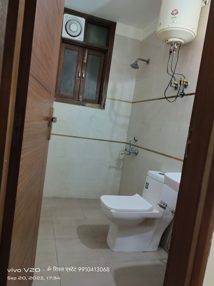 Bathroom, palm-residency-chhatarpur 2 Bedroom 1000 Sq.Ft. Builder Floor In Chattarpur Delhi 9137494