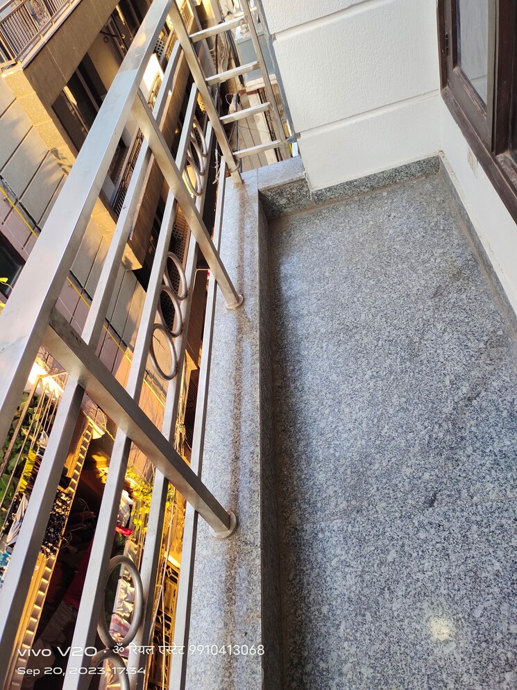 Balcony, palm-residency-chhatarpur 2 Bedroom 1000 Sq.Ft. Builder Floor In Chattarpur Delhi 9137494