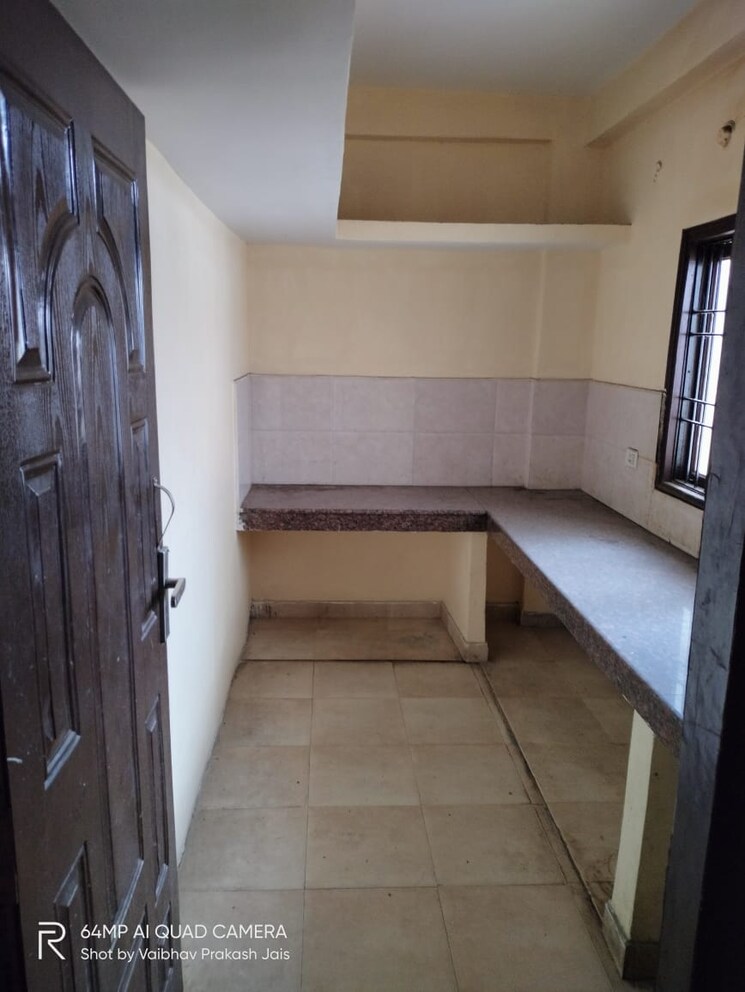 Kitchen, chetganj 2 Bedroom 800 Sq.Ft. Apartment In Chetganj Varanasi 9137447