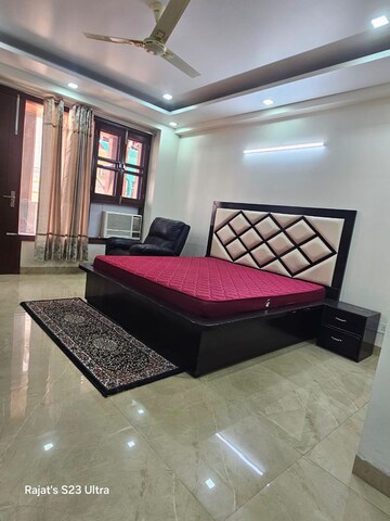 Living Room in 4 BHK Builder Floor at Sector 52 – for Rent