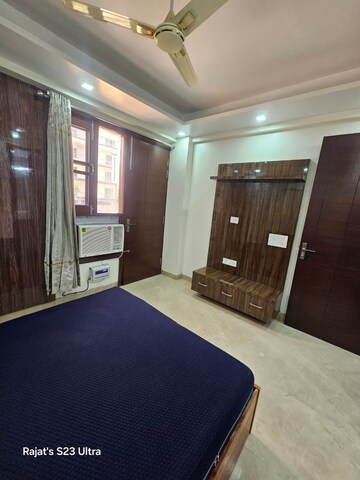 Living Room in 4 BHK Builder Floor at Sector 52 – for Rent