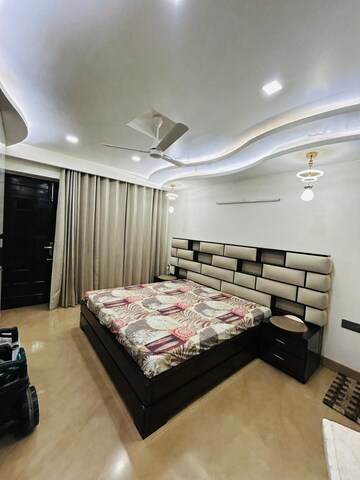 Bedroom in 4 BHK Builder Floor at Sector 52 – for Rent