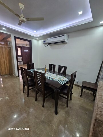 Gym in 4 BHK Builder Floor at Sector 52 – for Rent
