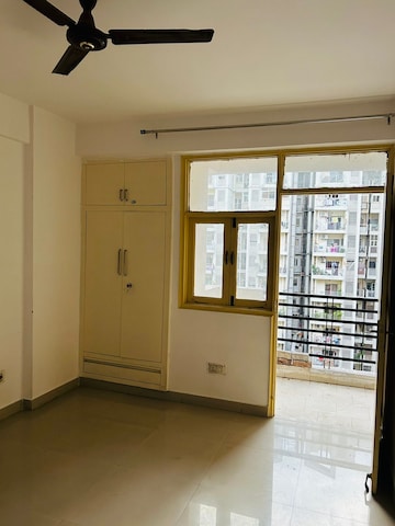 Room in 1 BHK Apartment at Vaishali Sector 4 – for Sale