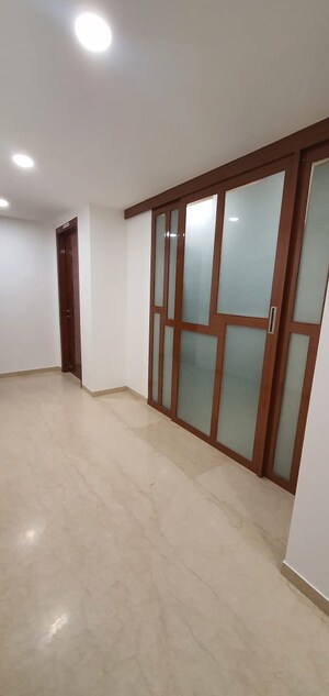 Room in 3 BHK Builder Floor at Green Park Extension – for Sale