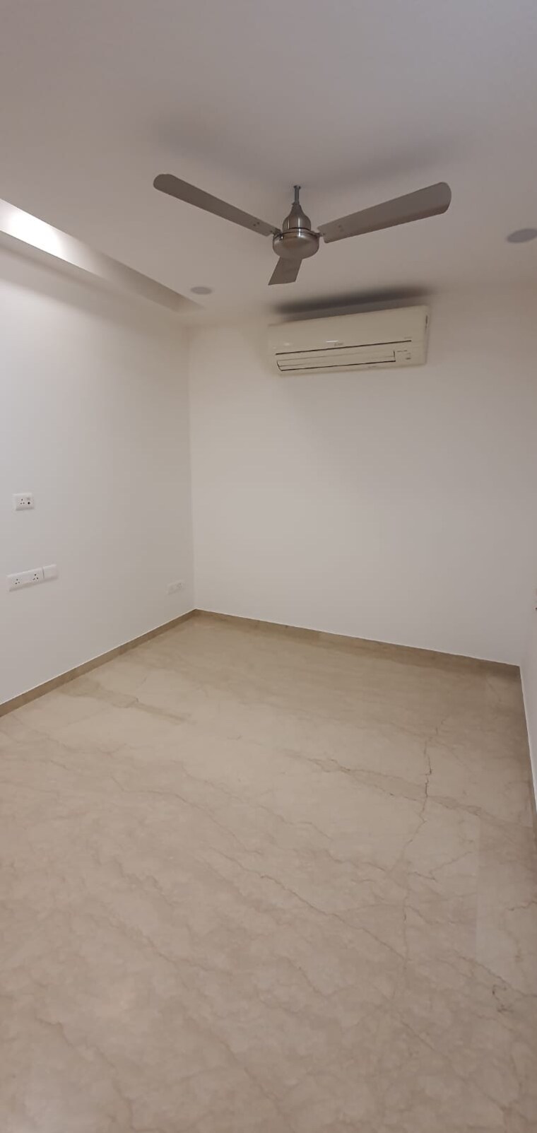 Room, green park extension 3 Bedroom 2200 Sq.Ft. Builder Floor In Green Park Extension Delhi 9137487