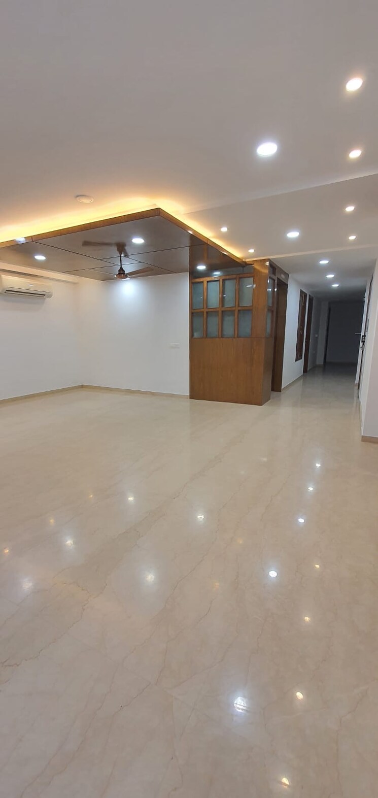 Room, green park extension 3 Bedroom 2200 Sq.Ft. Builder Floor In Green Park Extension Delhi 9137487