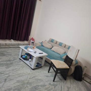 Team Area in 2.5 BHK Villa at Sector 23 – for Rent