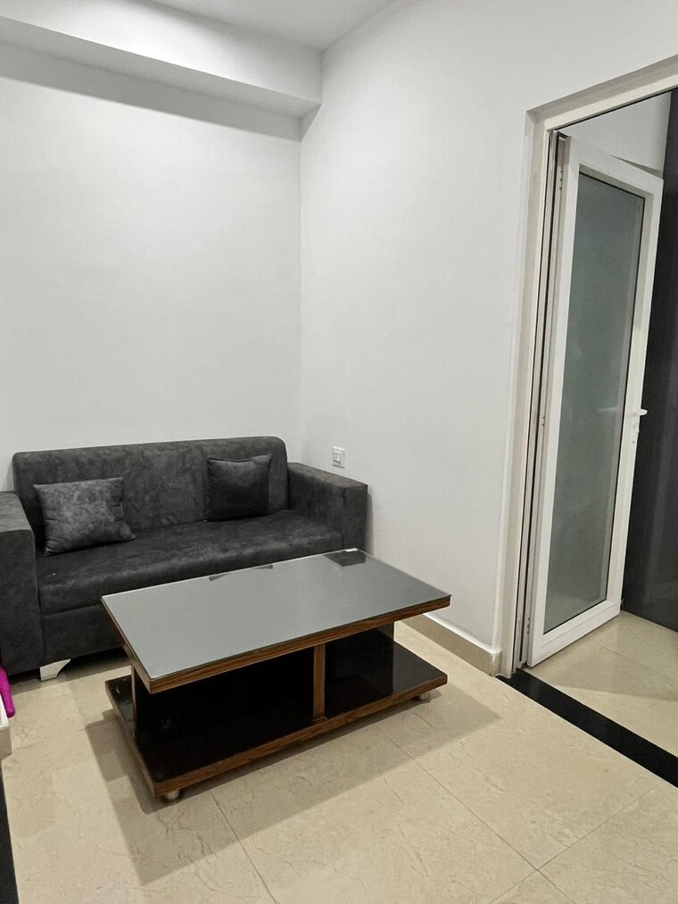 Bedroom, sector 52 1 Bedroom 900 Sq.Ft. Builder Floor In Sector 52 Gurgaon 9137515