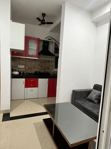 Team Area in 1 BHK Builder Floor at Sector 52 – for Rent