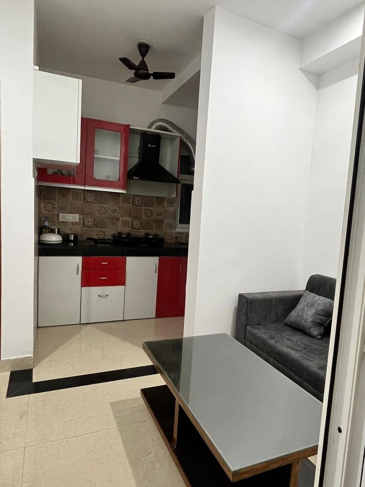 Team Area, sector 52 1 Bedroom 900 Sq.Ft. Builder Floor In Sector 52 Gurgaon 9137515