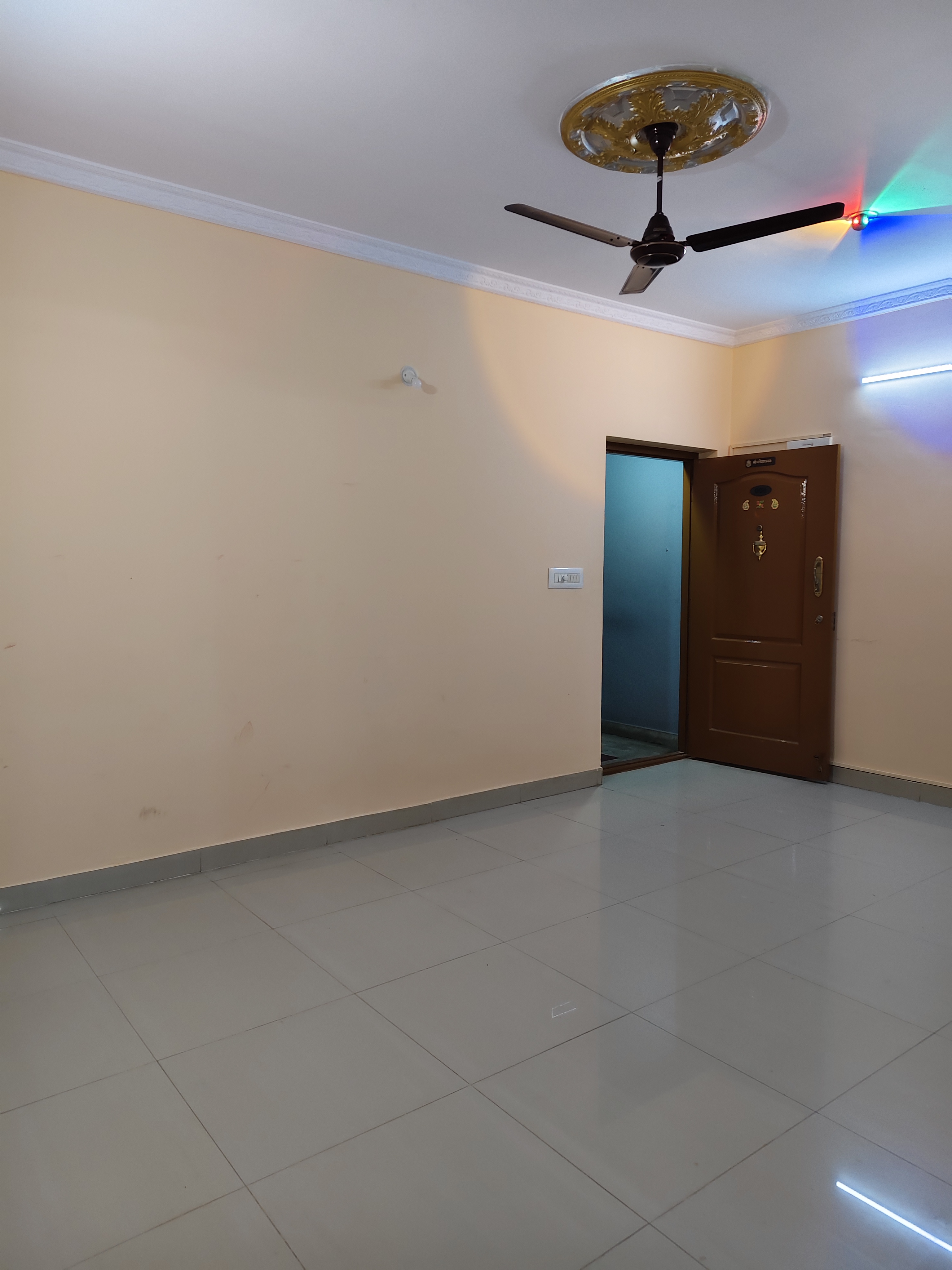 2 BHK Apartment For Rent in Mahesh Apartment 