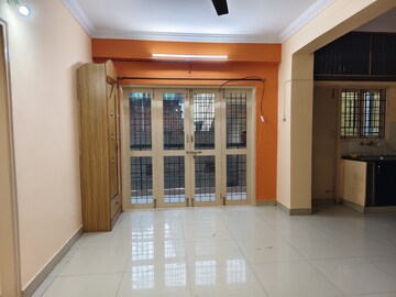 Living Room in 2 BHK Apartment at Halasuru – for Rent