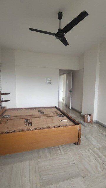 Bedroom in 2 BHK Apartment at Juhu – for Rent