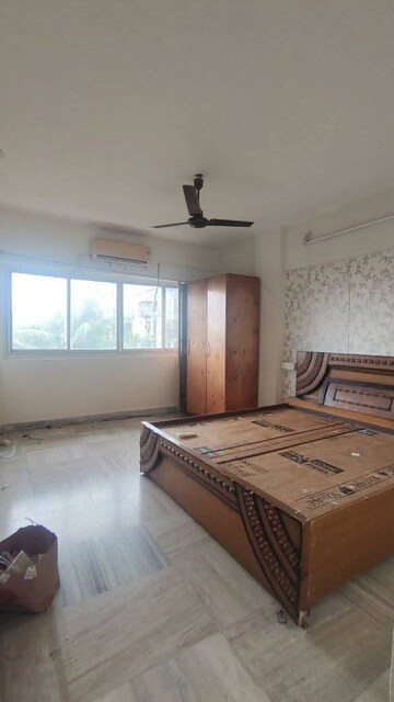 Bedroom in 2 BHK Apartment at Juhu – for Rent