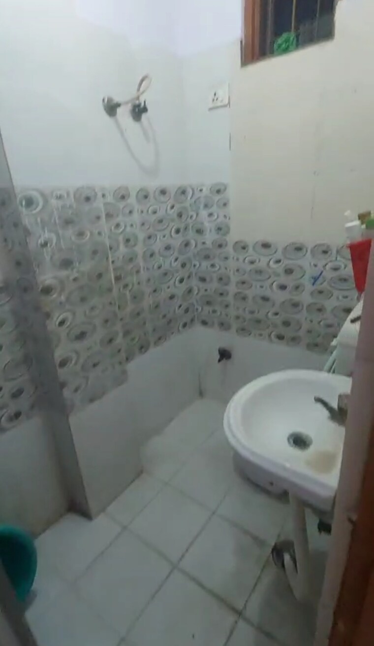 Bathroom, new ashok nagar 2 Bedroom 540 Sq.Ft. Builder Floor In New Ashok Nagar Delhi 9137626