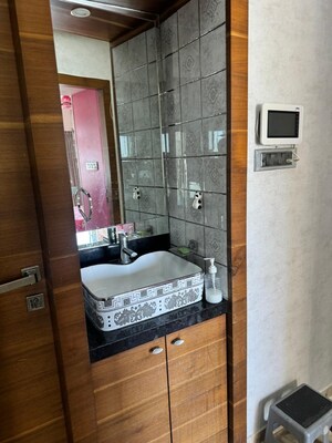Bathroom in 2 BHK Apartment at HDIL Metropolis Residences, Andheri West – for Sale
