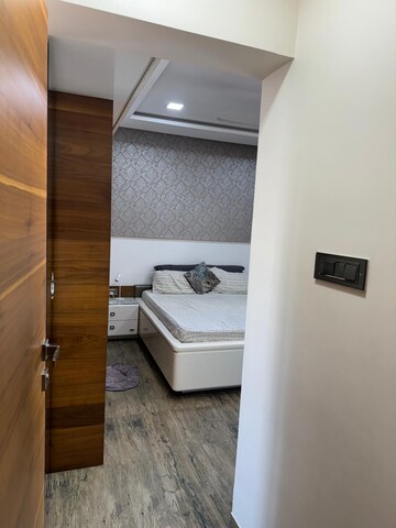 Furnished Amenities in 2 BHK Apartment at HDIL Metropolis Residences, Andheri West – for Sale