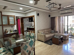 Team Area in 2 BHK Apartment at HDIL Metropolis Residences, Andheri West – for Sale