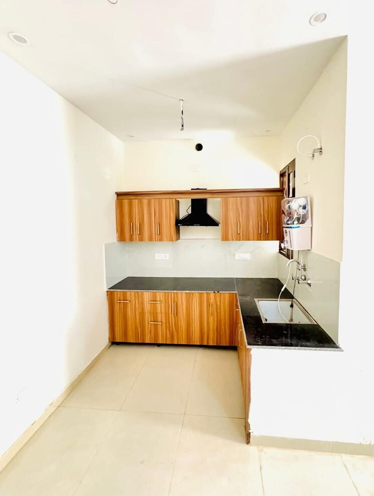 Kitchen, vip road 2 Bedroom 1600 Sq.Ft. Apartment In Vip Road Zirakpur 9137629