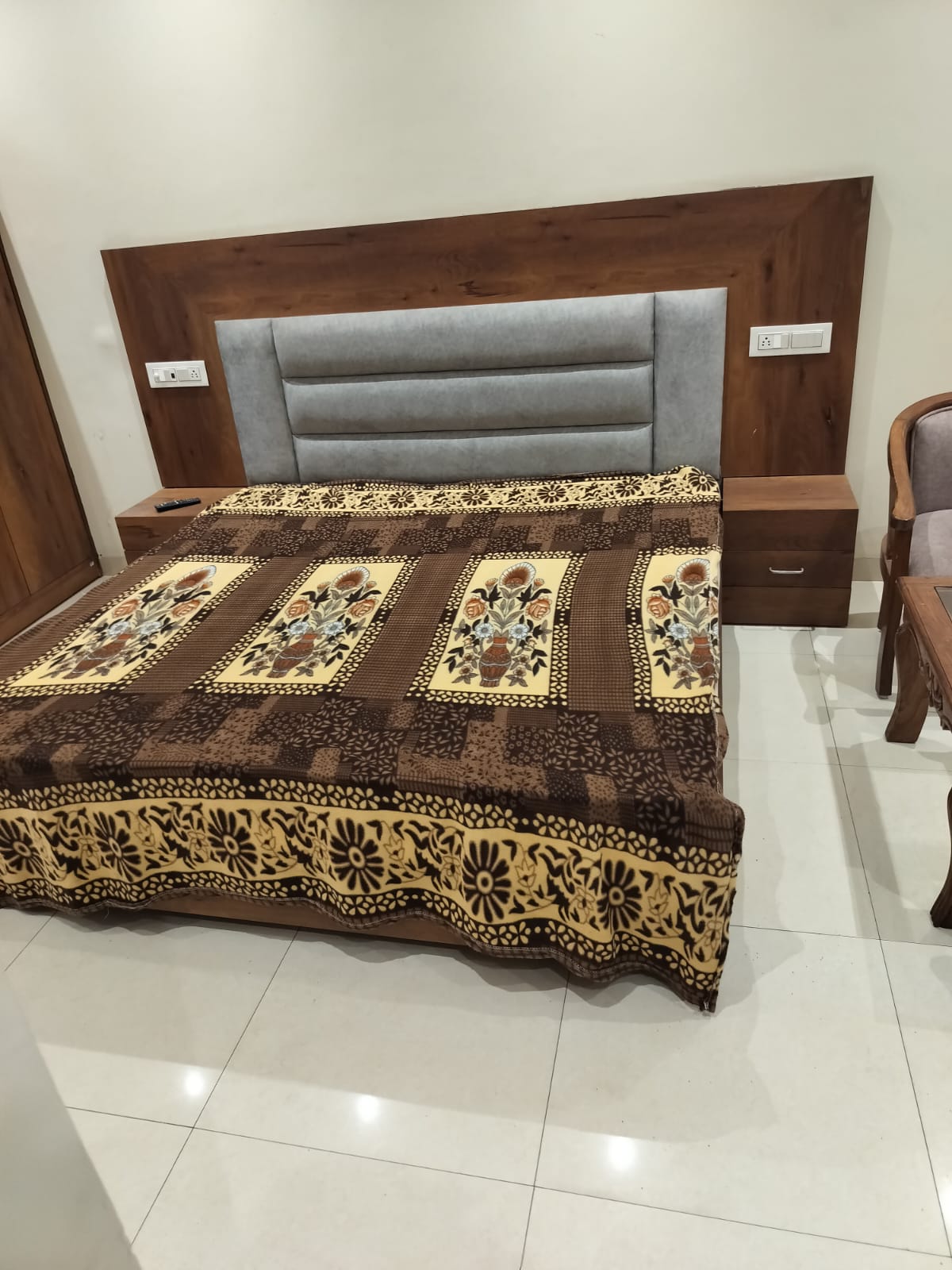 1 BHK + Pooja Room Apartment For Rent in Desire Properties