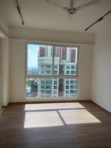Room in 3 BHK Apartment at Conscient Hines Elevate, Sector 59 – for Rent