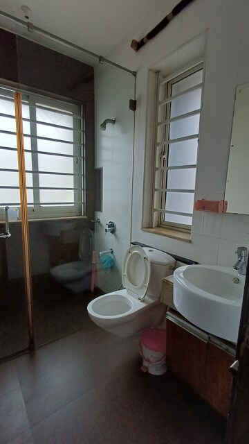 Kitchen in 3 BHK Apartment at Sheth Vasant Lawns, Laxmi Nagar – for Rent