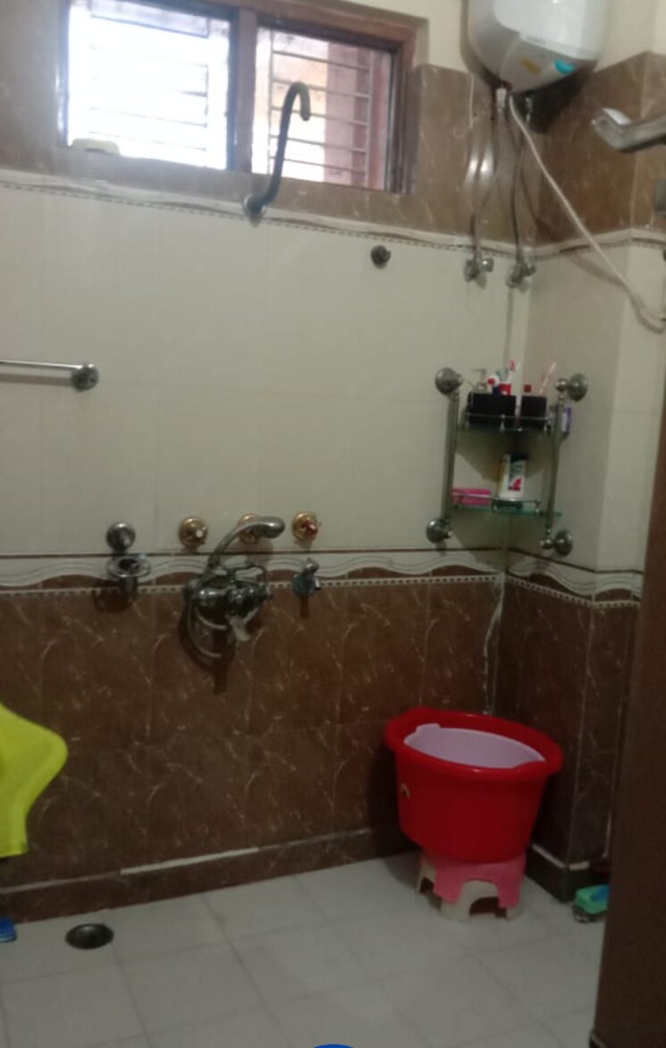 Bathroom, sanjay nagar 6 Bedroom 100 Sq.Yd. Independent House In Sanjay Nagar Ghaziabad 9137698
