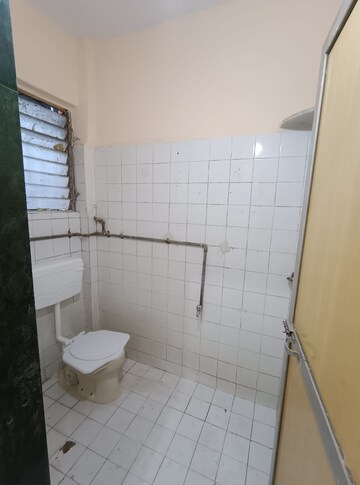 Bathroom in 1.5 BHK Apartment at Kopar Khairane – for Rent
