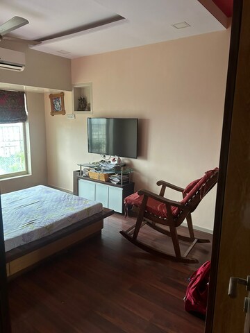 Bedroom in 4 BHK Apartment at Imperial Heights Goregaon West, Goregaon West – for Rent