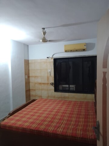 Bedroom in 2 BHK Apartment at Leela Cliff CHS, Dahisar West – for Rent