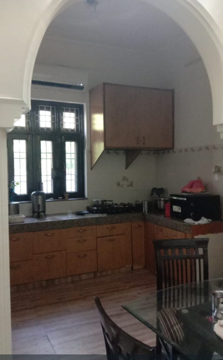 Kitchen, chiranjiv vihar 3.5 Bedroom 220 Sq.Yd. Independent House In Chiranjiv Vihar Ghaziabad 9137771