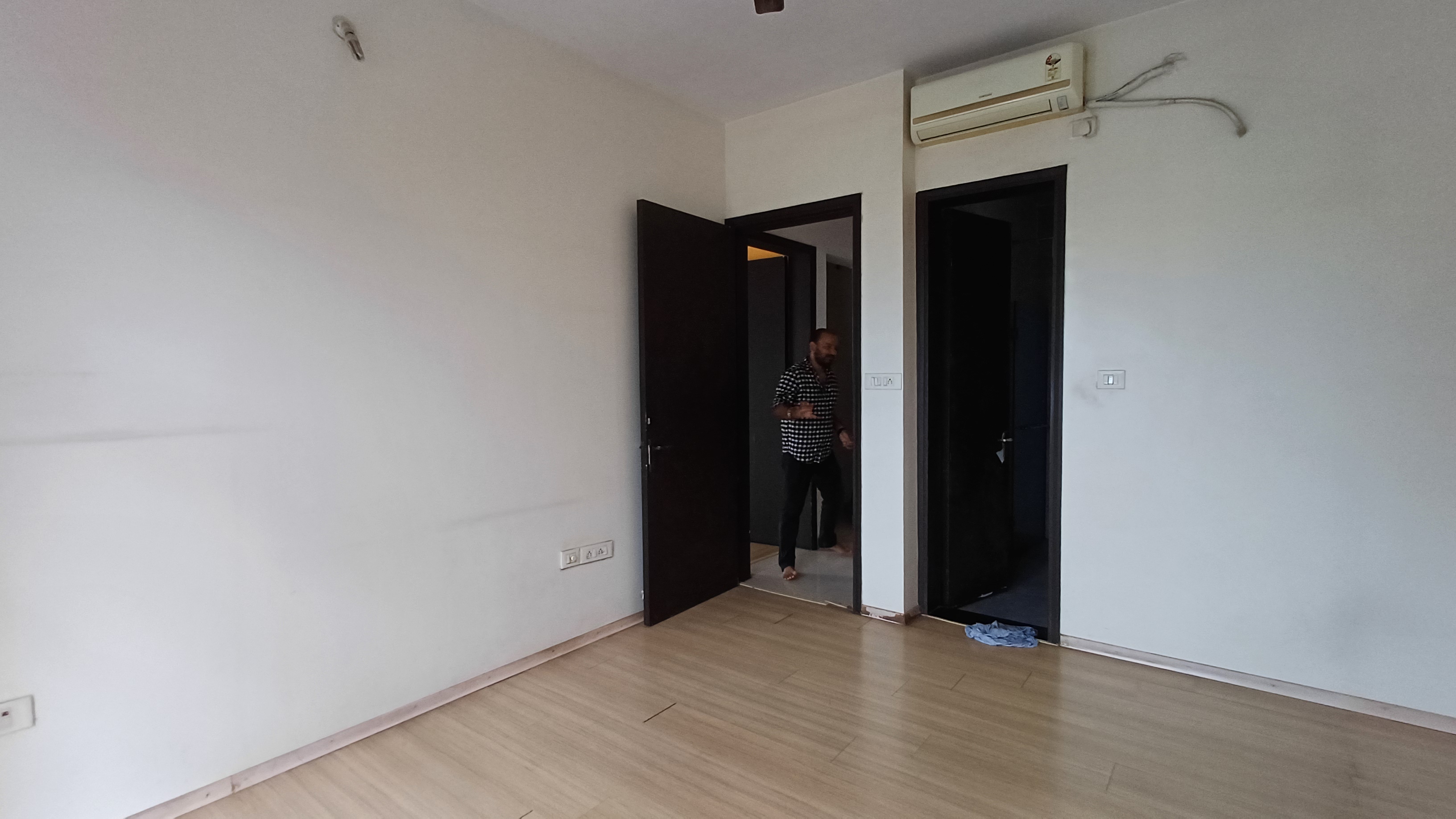 2 BHK + Extra Room Apartment For Rent in Sheth Vasant Athena
