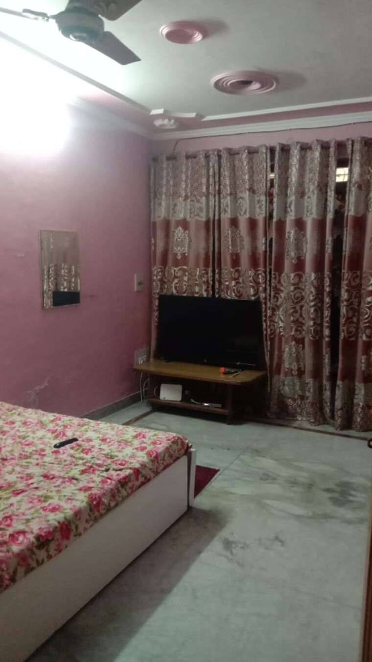 Bedroom, sanjay nagar 6 Bedroom 100 Sq.Yd. Independent House In Sanjay Nagar Ghaziabad 9137779
