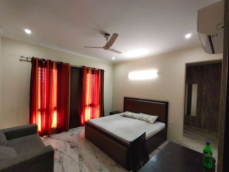 Living Room, sector 43 3 Bedroom 3000 Sq.Ft. Builder Floor In Sector 43 Gurgaon 9137795