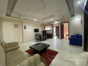 Living Room in 3 BHK Builder Floor at Sector 43 – for Rent