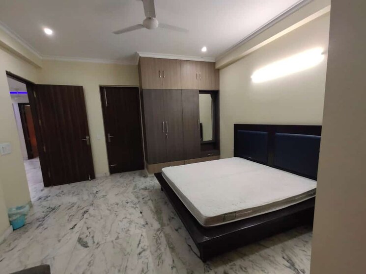 Bedroom, sector 43 3 Bedroom 3000 Sq.Ft. Builder Floor In Sector 43 Gurgaon 9137795