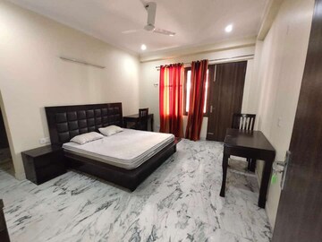 Bedroom in 3 BHK Builder Floor at Sector 43 – for Rent