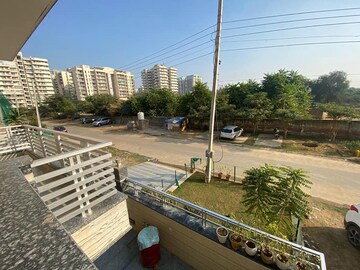 Balcony in 3 BHK Builder Floor at Sector 43 – for Rent