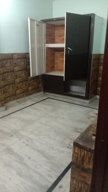 Room in 3 BHK Builder Floor at C Block Lohia Nagar – for Rent