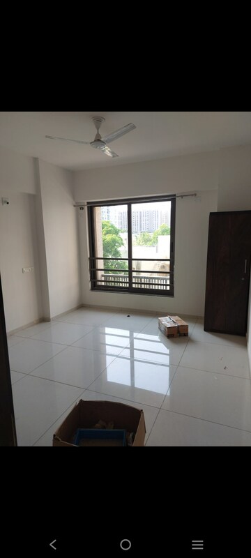 Room in 4 BHK Apartment at Goyal Riviera Springs, Shela – for Rent