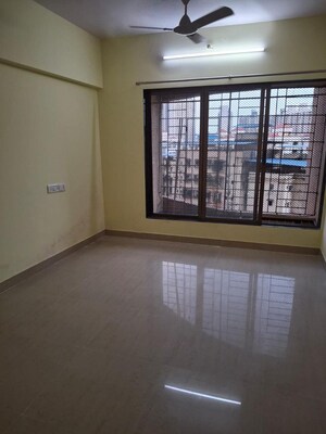 Room in 1 BHK Apartment at Prajakta CHS, Thane West – for Rent