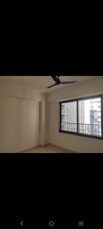 Room in 3 BHK Apartment at Gala Luxuria, South Bopal – for Rent