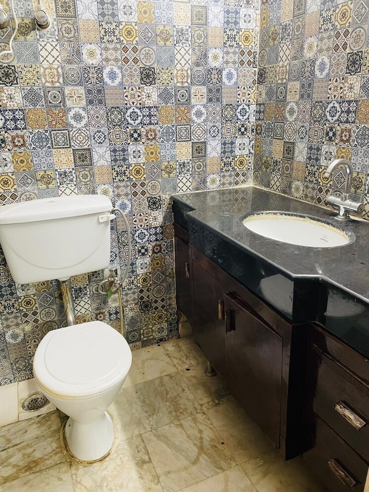 Bathroom, ss-mayfield-gardens 3 Bedroom 1520 Sq.Ft. Builder Floor In Sector 51 Gurgaon 9137855