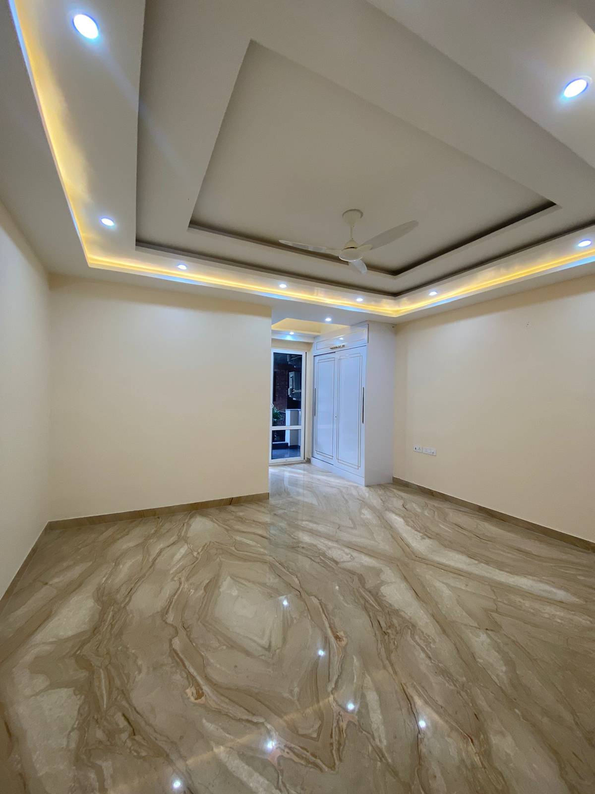 3 BHK + Study Room 1704 Sq.Ft. Apartment in Tulip Yellow