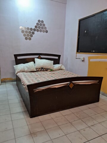 Bedroom in 2 BHK Apartment at Navjivan CHS Chembur, Chembur – for Rent
