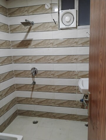 Furnished Amenities in 3.5 BHK Builder Floor at Amolik Residency, Sector 86 – for Rent