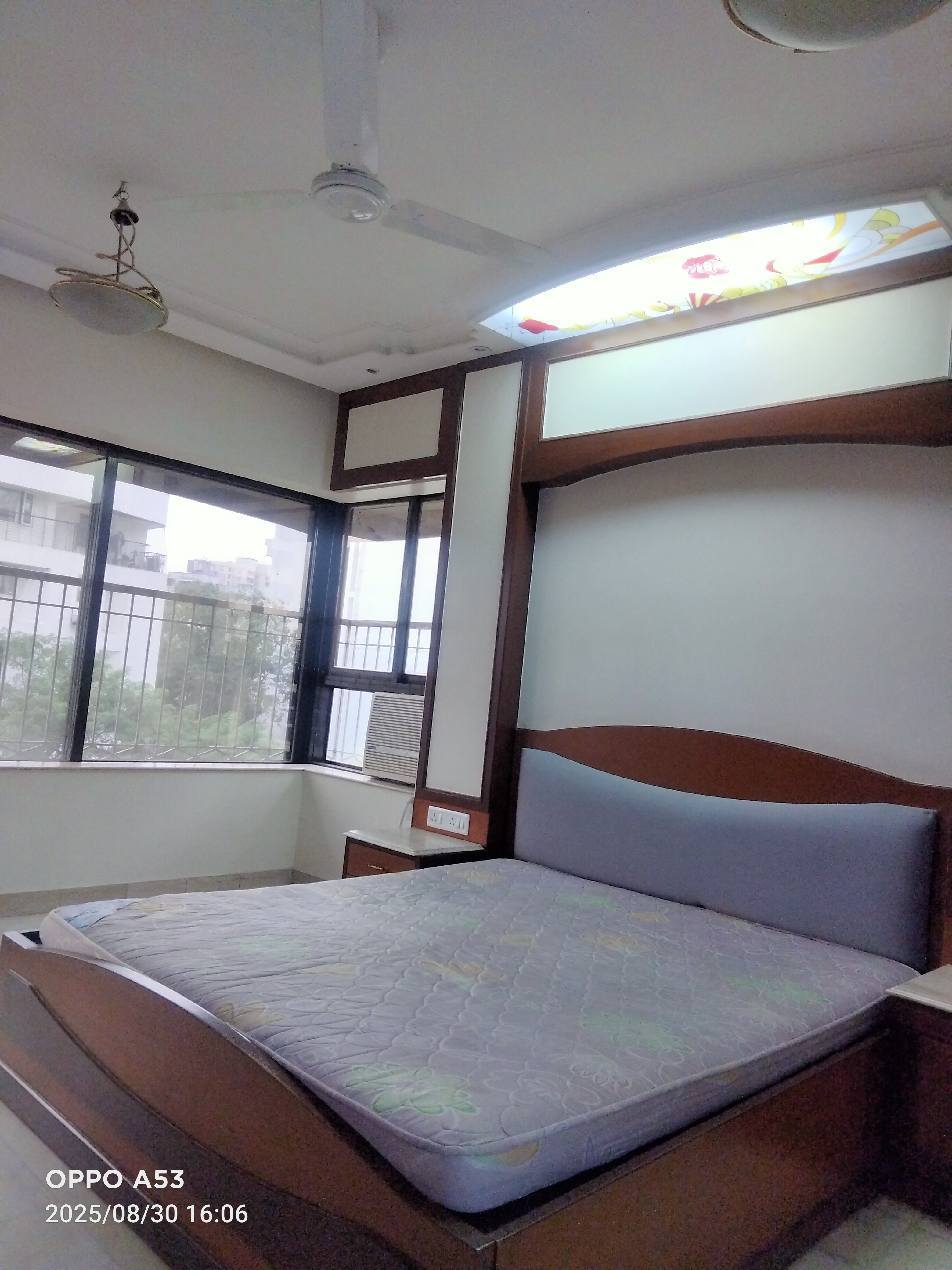 4 BHK + Servant Room 1500 Sq.Ft. Apartment in Madhukunj Apartment Prabhadevi