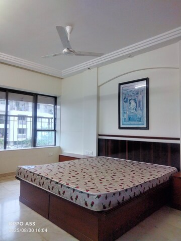 Bedroom in 4 BHK Apartment at Madhukunj Apartment Prabhadevi, Prabhadevi – for Rent